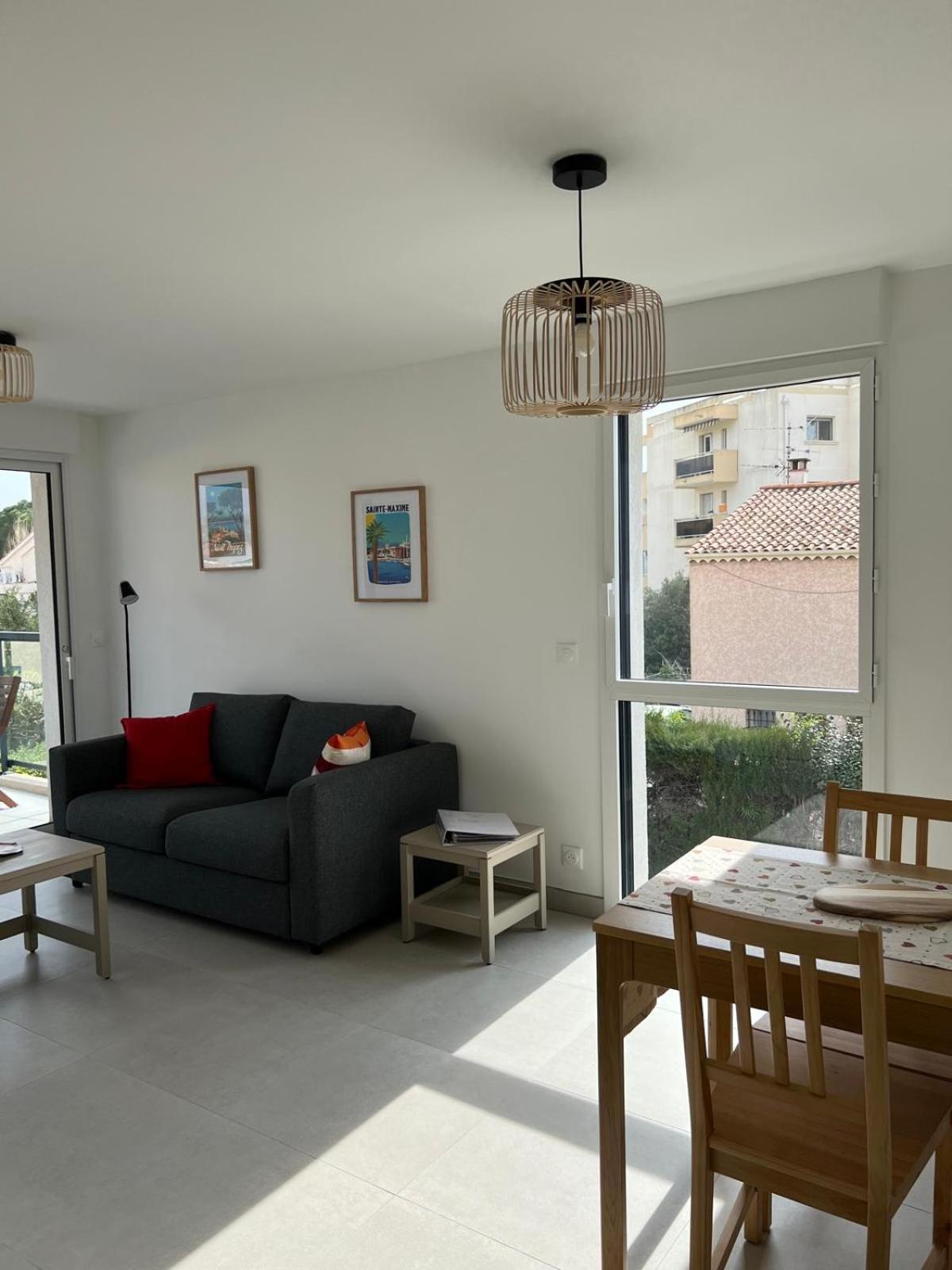 Neuf, Climatise Et Au Calme A * Fréjus
